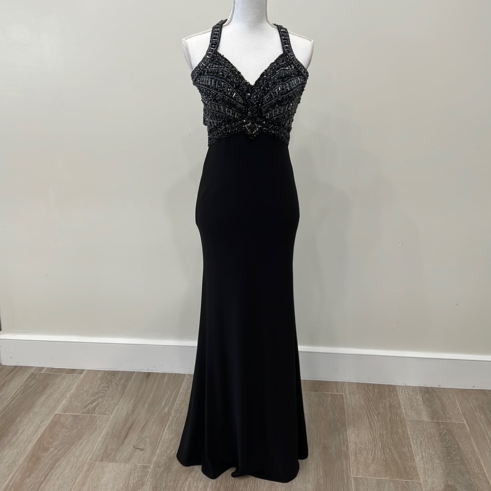Tony Bowls size 0 black open back dress